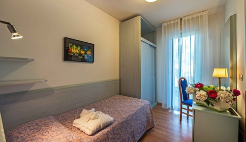 Single Room, Terrace
