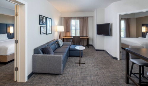 Suite, 2 Bedrooms, Non Smoking (Mobility/Hearing Access, Roll-In Shwr)