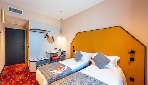Quad Room