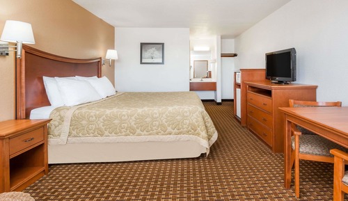 Room, 1 King Bed, Non Smoking