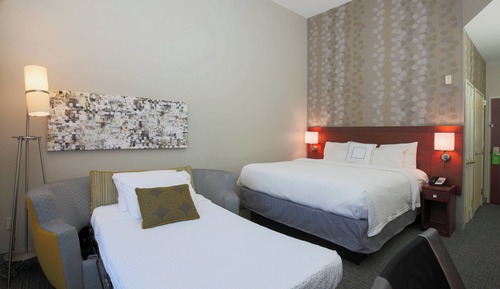 Executive Suite, 1 King Bed with Sofa bed (Mobility/Hearing Accessible, Tub)