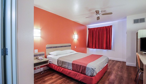 Standard Room, 1 Queen Bed, Smoking