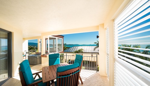 Two Bedroom Apartment with Jacuzzi Partial Seaview
