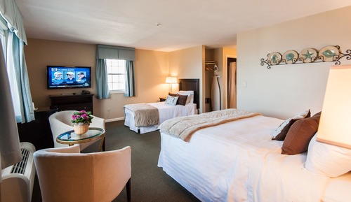 Queen Bed with Twin Bed, Non Smoking, Harbor View