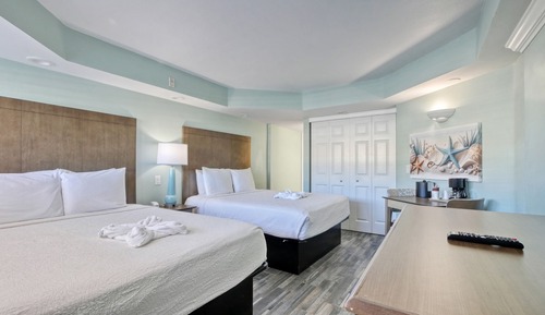 Room, 2 Queen Beds, City View