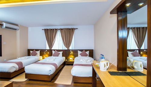 Deluxe Triple Room, Balcony, City View