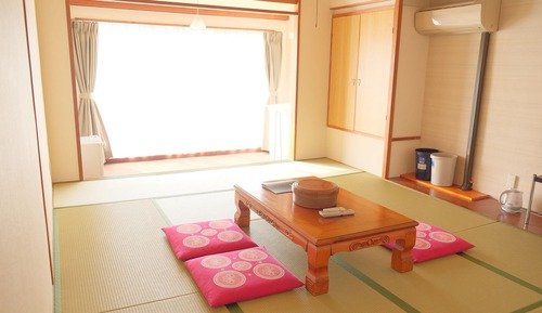 Japanese Style Room For 4 People with Shared Bathroom and Toilet