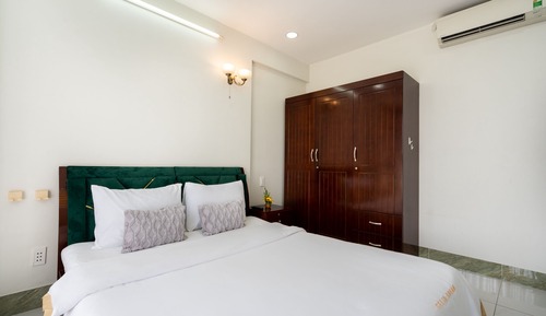 Basic Apartment, 2 Queen Beds, Garden View
