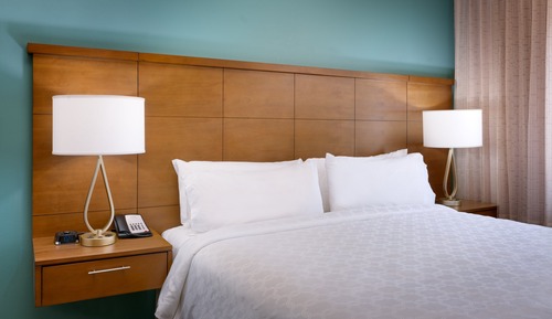 Studio Suite, 1 King Bed, Kitchen