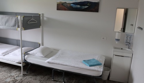 Quintuple Room, Shared Bathroom
