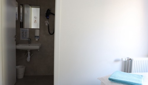 Single Room, Private Bathroom