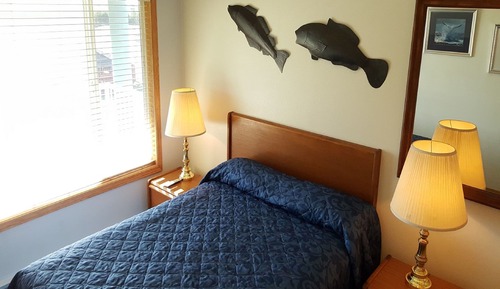 Standard Room, 1 Queen Bed, Refrigerator & Microwave (No Pets)