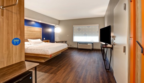 Room, 1 King Bed, Accessible (Hearing)