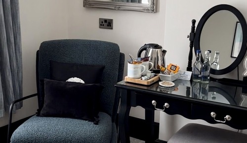 Deluxe King Room (no sea view)