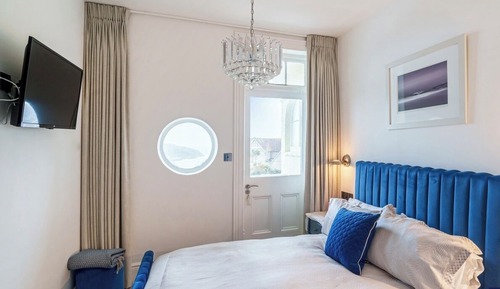 Double Deluxe Bijou Room with balcony and ocean view