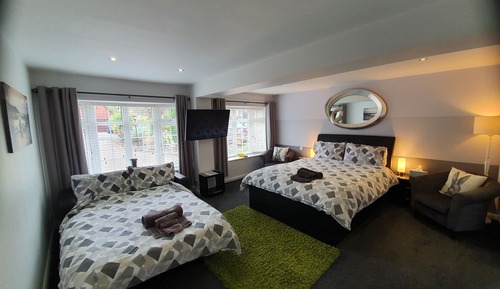 Family Room, Private Bathroom (Windrush)