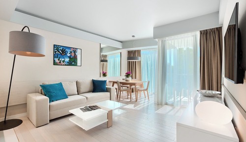 Deluxe Apartment