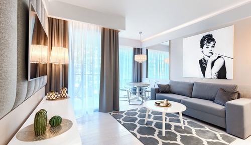 Deluxe Apartment