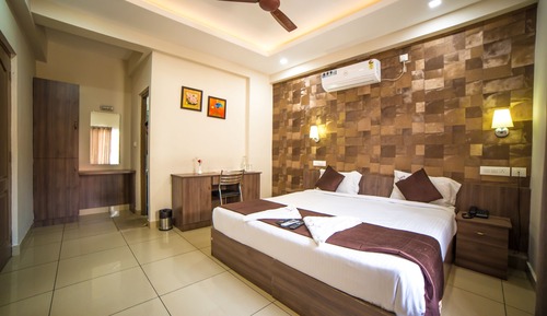 Deluxe Double or Twin Room (AC)