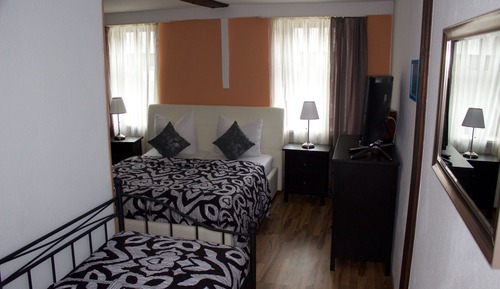 Standard Triple Room, Ensuite, City View