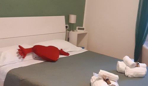 Triple Room (Green)
