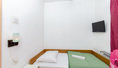 Room (S11)