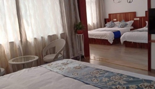 Family Room No.9