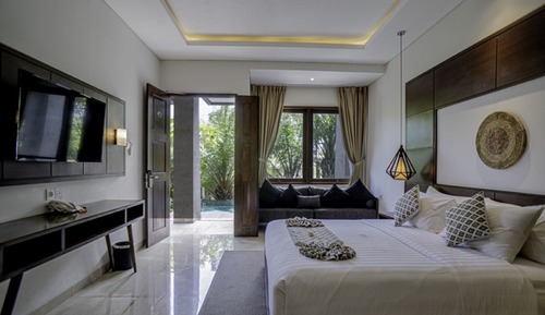 Deluxe Room, Pool Access