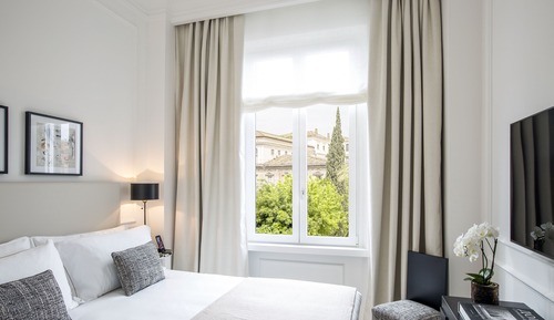 Classic Double Room, Garden View