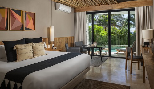 Swim up room