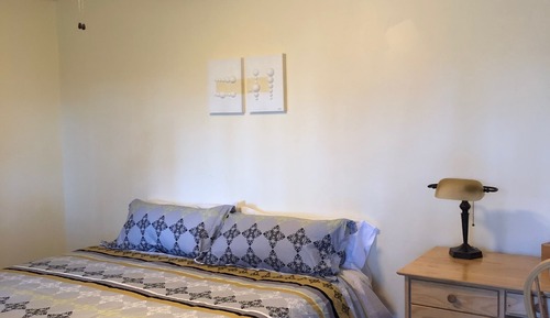 Madrone King Bed (ADA Ensuite Bath)