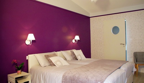 Room (Glycine)