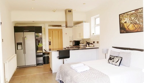 Executive Studio, Shared Bathroom, Garden View (EXECUTIVE STUDIO ROOM)