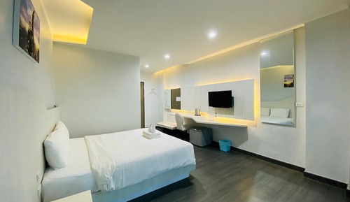 Standard Double Room with Pool Access 