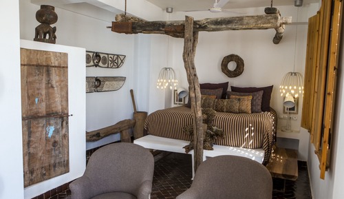 Luxury Suite, 1 King Bed, Non Smoking, Partial Sea View