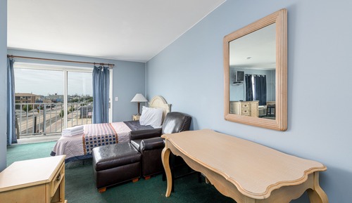 Deluxe Room, 2 Queen Beds, Balcony