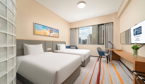 Standard Room, Multiple Beds (High Floor)