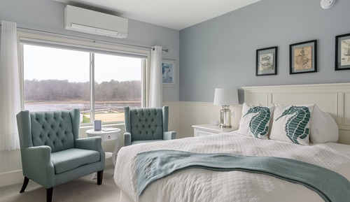 Carriage House Queen Water View