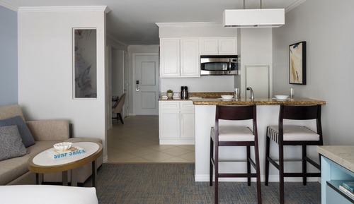 Premium Room, 1 King Bed, Kitchenette, Partial Ocean View