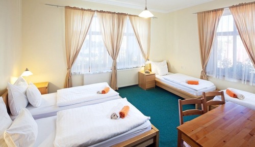 Family Studio (6 people)