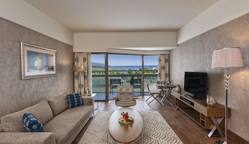 HILTON SUITE WITH SEA VIEW