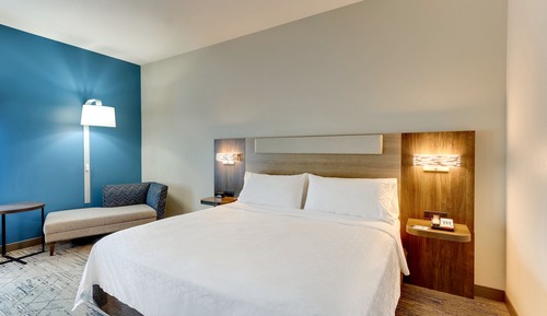 Standard Room, 1 King Bed