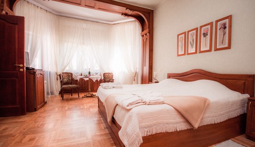 Deluxe Studio Suite, 1 King Bed