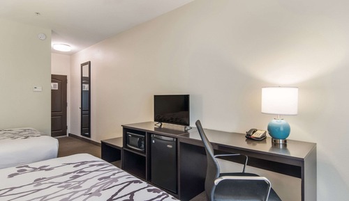 Room, 2 Queen Beds, Accessible, Non Smoking
