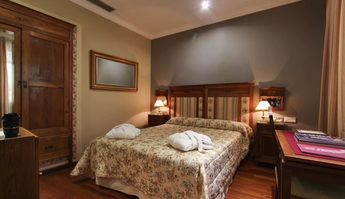 Economy Double Room (Interior)