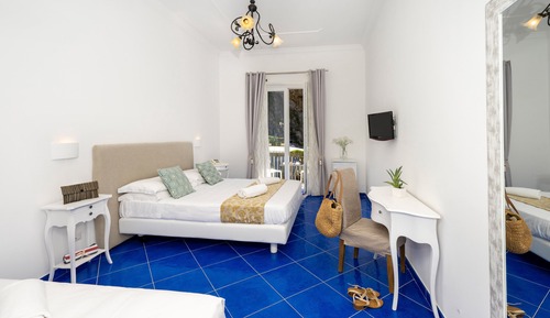Classic Triple Room, Sea View