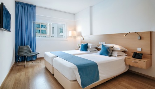 Deluxe Room, Pool View