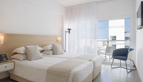 Family Suite, 2 Bedrooms, Pool View