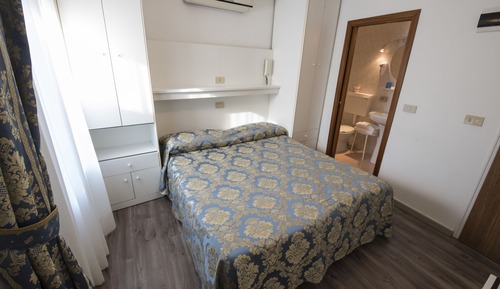 Double or Twin Room, Private Bathroom
