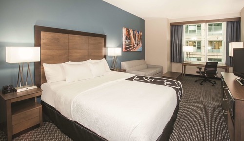 Deluxe Room, 1 King Bed, Non Smoking